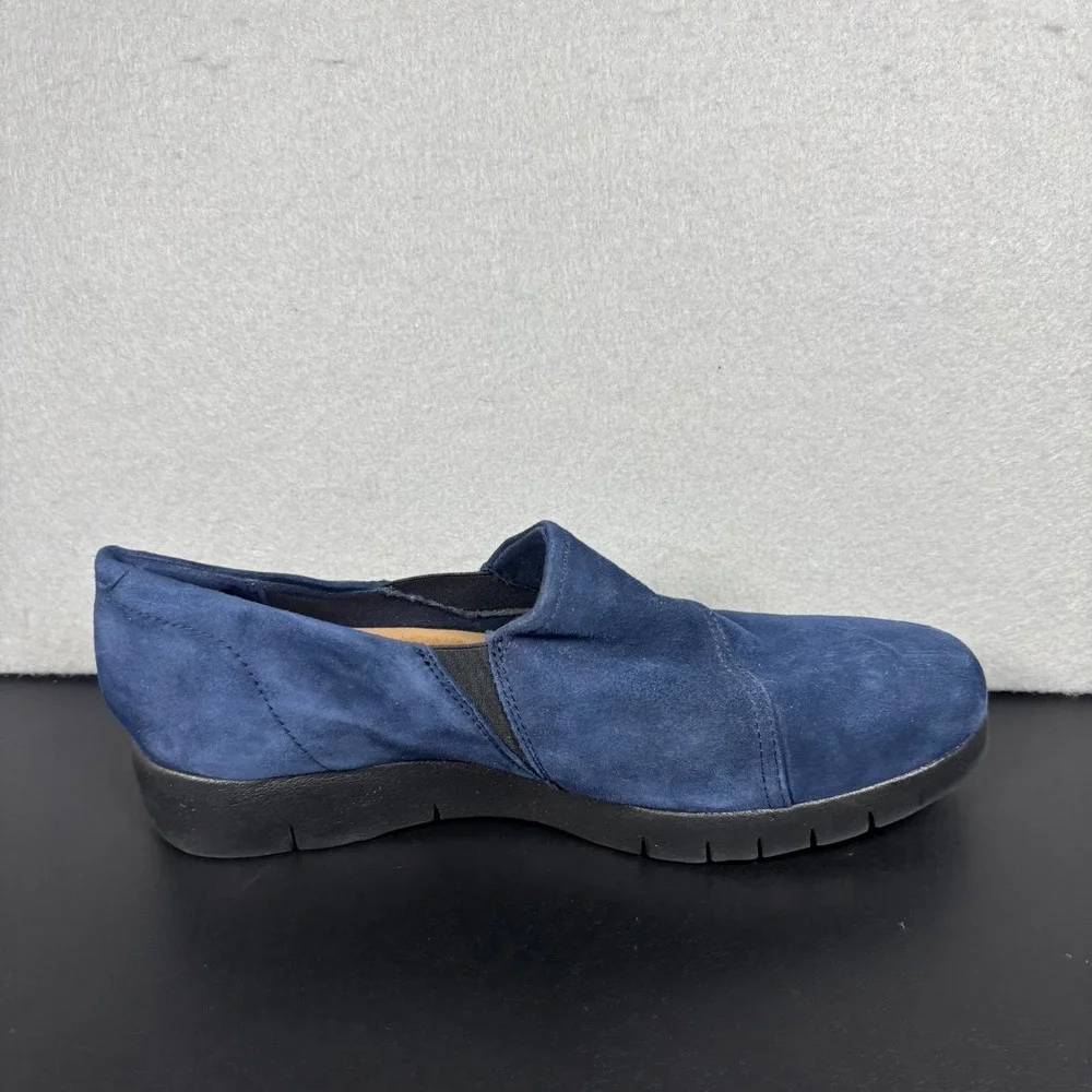 Clarks Artisan Daelyn Monarch Blue Suede Loafers Womens 9M 26130731 Comfort Shoe